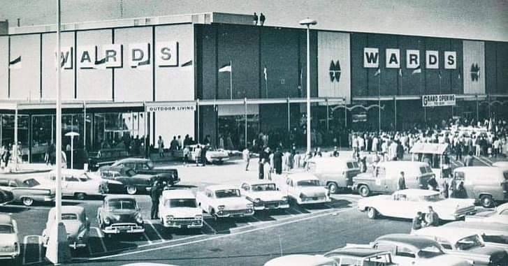 Wonderland Mall (Wonderland Shopping Center) - Vintage Photo Of Montgomery Wards (newer photo)